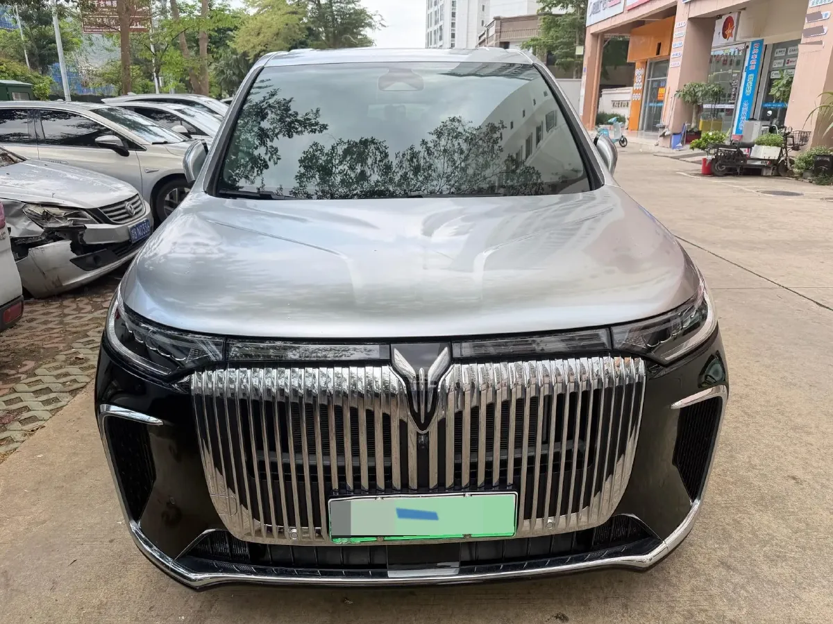 2025 Voyah Dream 1.5T 150HP L4 PHEV 41.7KWH,autocango,china used car exporter,china ev exporter,chinese used car exporter,chinese used ev exporter