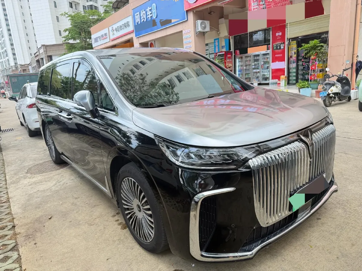 2025 Voyah Dream 1.5T 150HP L4 PHEV 41.7KWH,autocango,china used car exporter,china ev exporter,chinese used car exporter,chinese used ev exporter