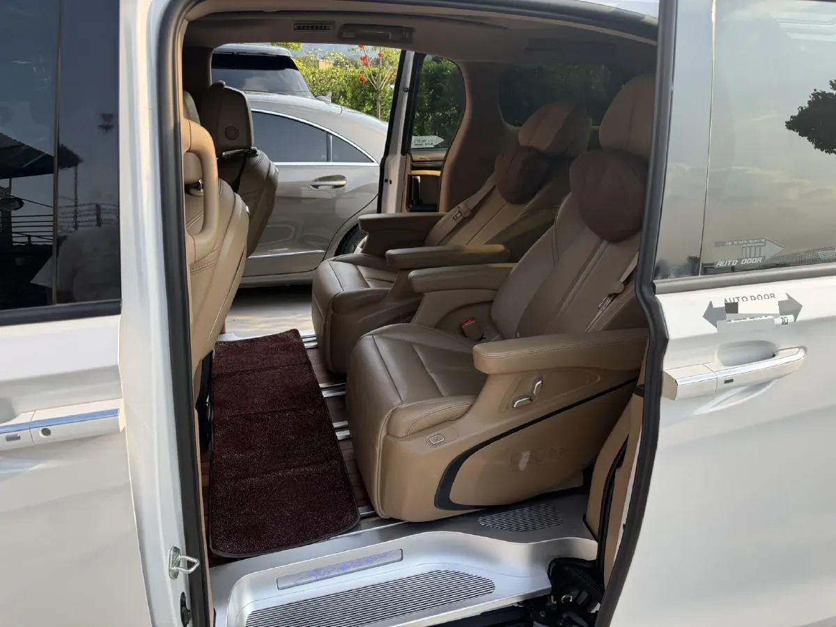 2021 Buick GL8 2.0T 237HP L4 9AT,autocango,china used car exporter,china ev exporter,chinese used car exporter,chinese used ev exporter