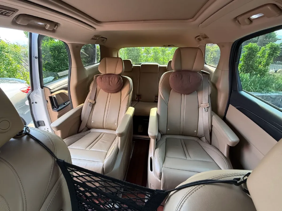 2021 Buick GL8 2.0T 237HP L4 9AT,autocango,china used car exporter,china ev exporter,chinese used car exporter,chinese used ev exporter