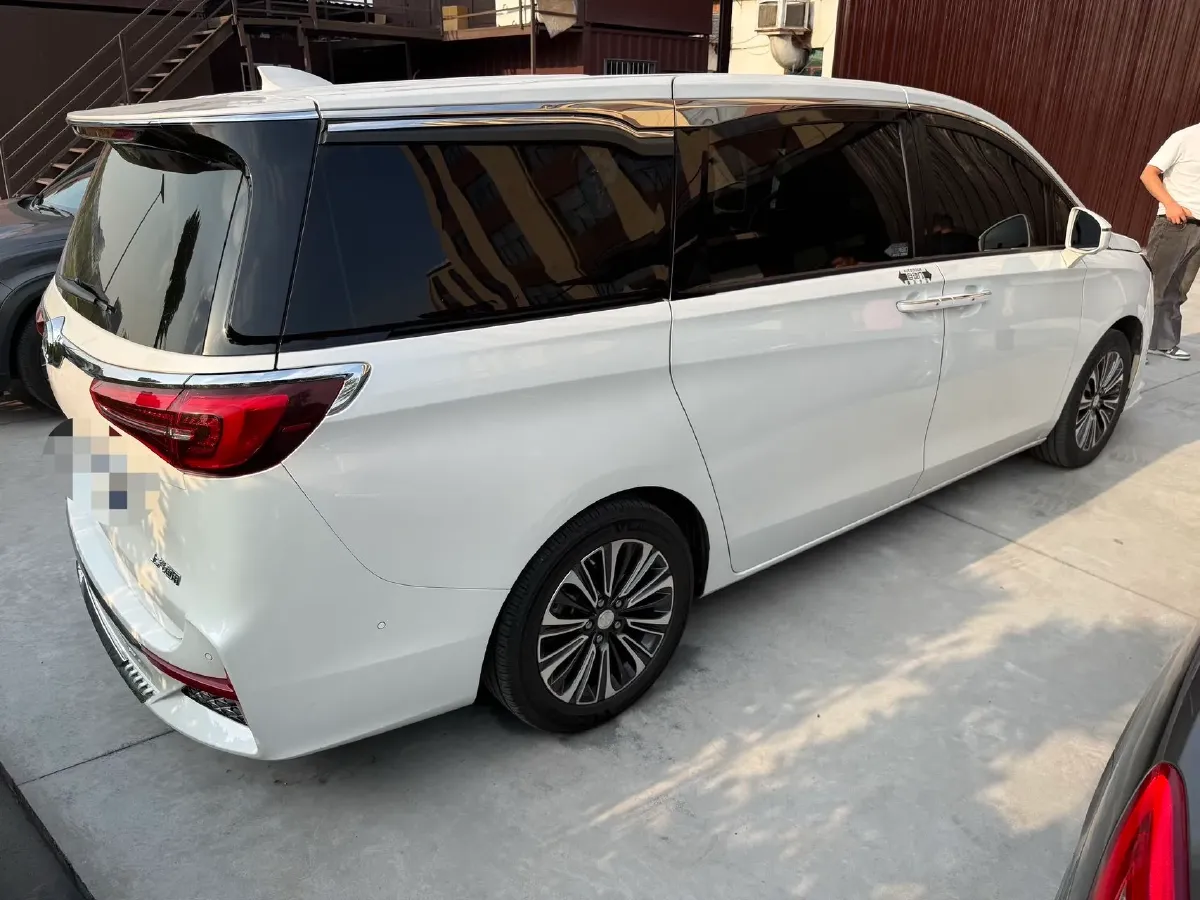 2021 Buick GL8 2.0T 237HP L4 9AT,autocango,china used car exporter,china ev exporter,chinese used car exporter,chinese used ev exporter