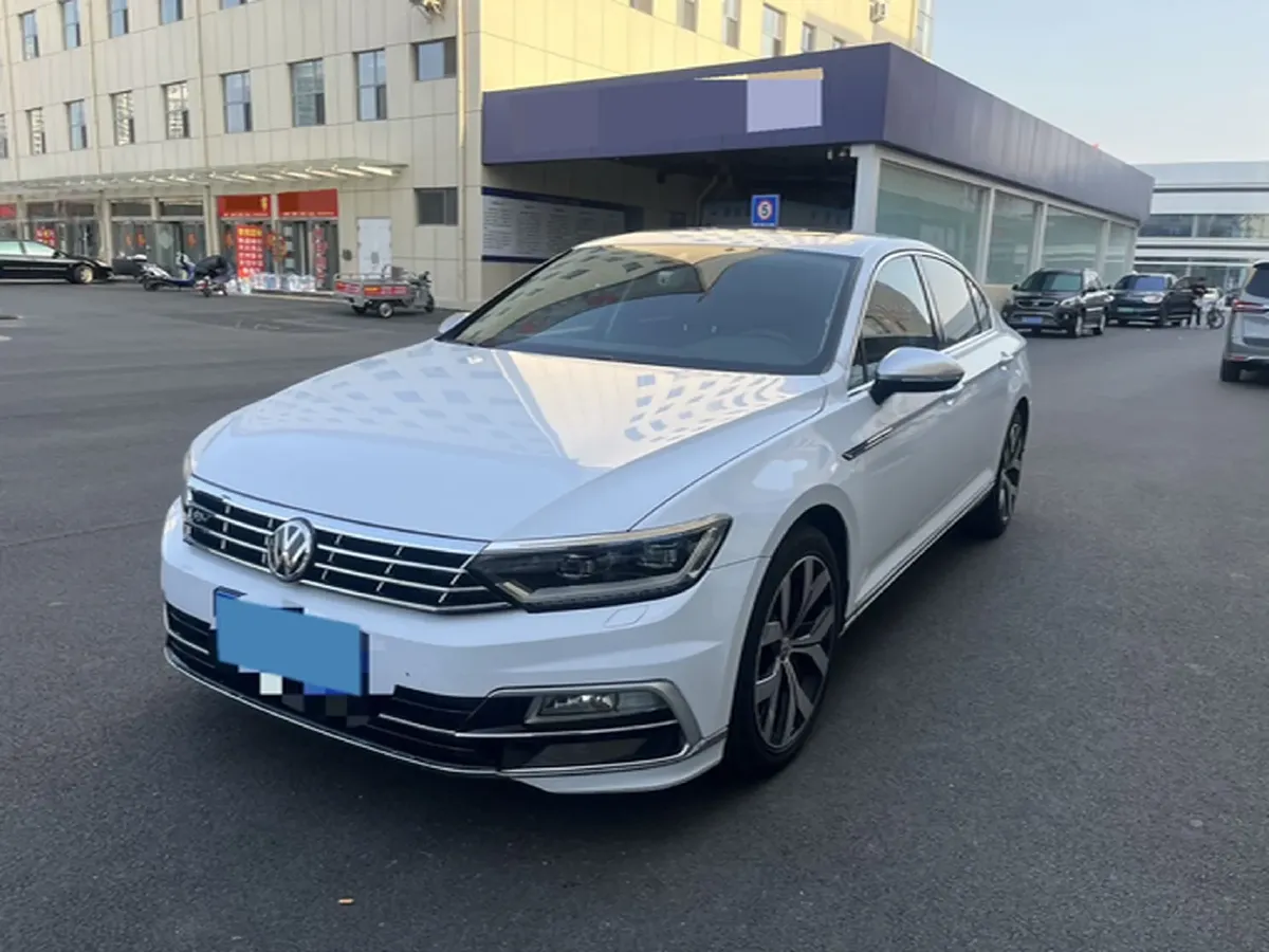 2020 Volkswagen Magotan 2.0T 186HP L4 7DCT,autocango,china used car exporter,china ev exporter,chinese used car exporter,chinese used ev exporter