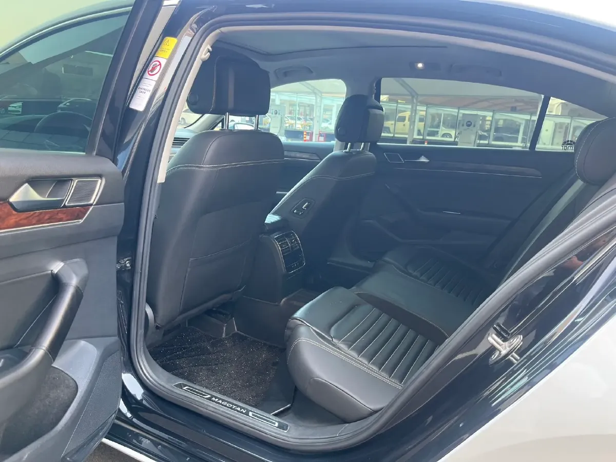 2020 Volkswagen Magotan 2.0T 186HP L4 7DCT,autocango,china used car exporter,china ev exporter,chinese used car exporter,chinese used ev exporter