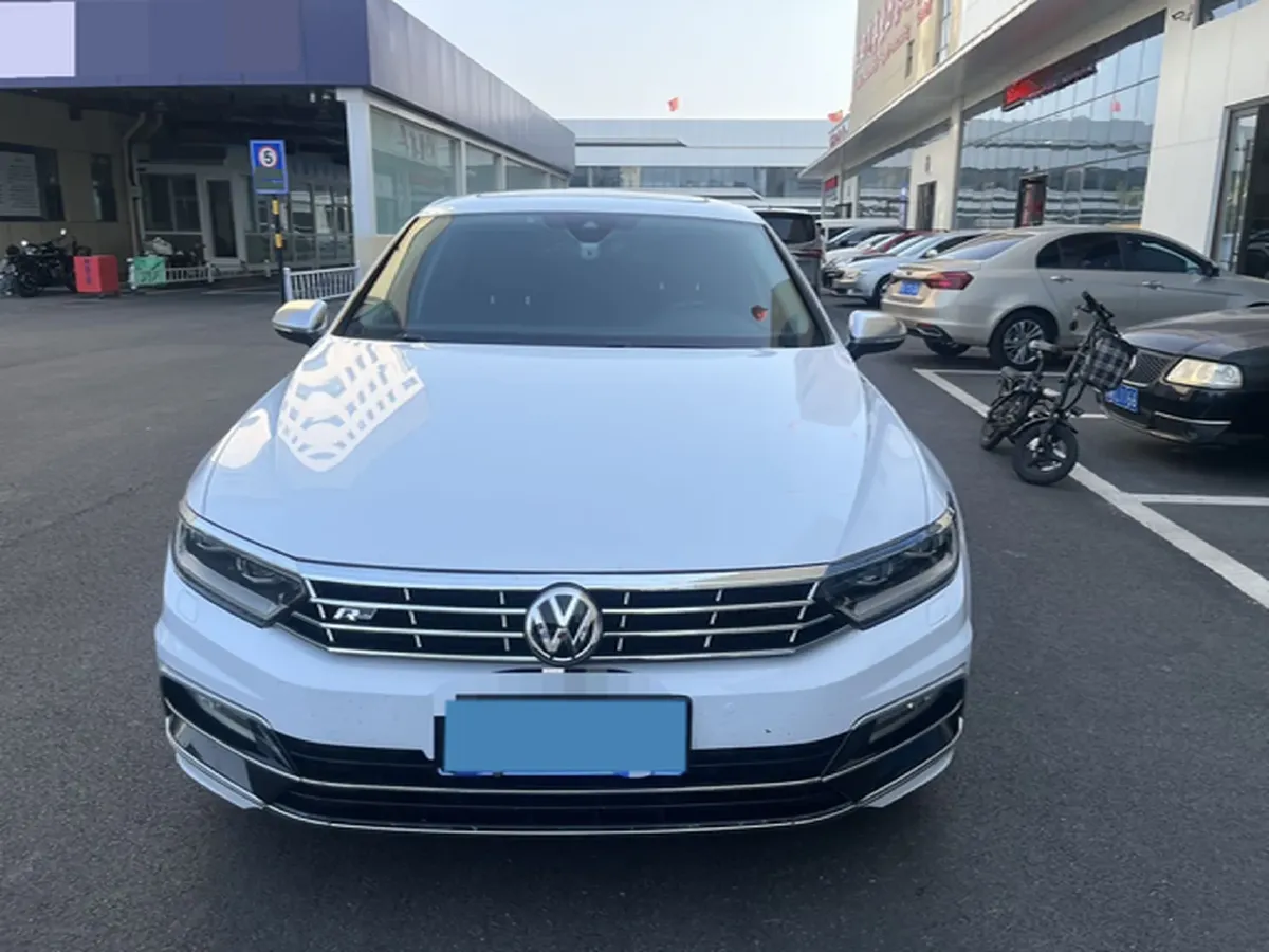 2020 Volkswagen Magotan 2.0T 186HP L4 7DCT,autocango,china used car exporter,china ev exporter,chinese used car exporter,chinese used ev exporter