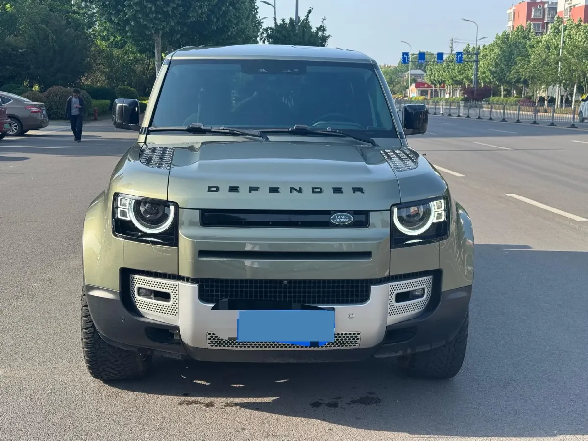 2020 Land Rover Defender 3.0T 400HP L6 8AT,autocango,china used car exporter,china ev exporter,chinese used car exporter,chinese used ev exporter