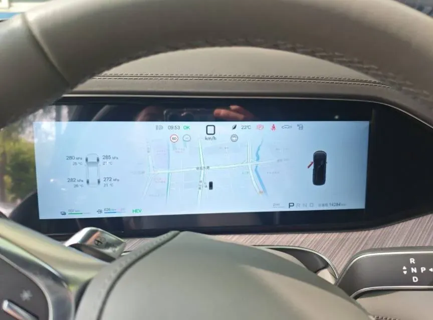 2025 Denza DenzaN9 2.0T 207HP L4 E-CVT PHEV,autocango,china used car exporter,china ev exporter,chinese used car exporter,chinese used ev exporter