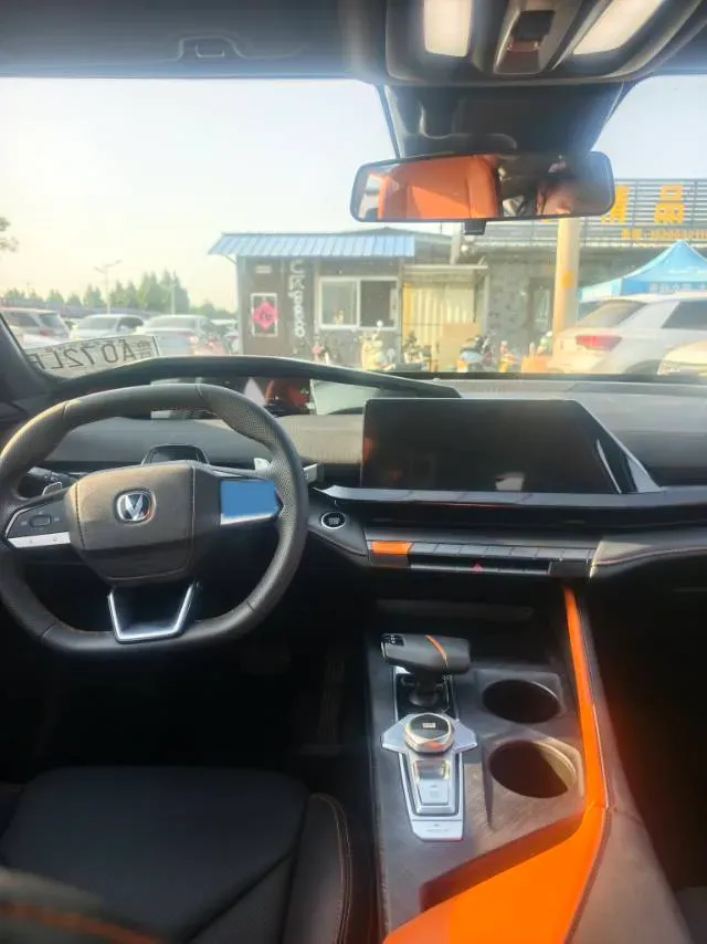 2022 ChangAn UNI-V 1.5T 188HP L4 7DCT,autocango,china used car exporter,china ev exporter,chinese used car exporter,chinese used ev exporter