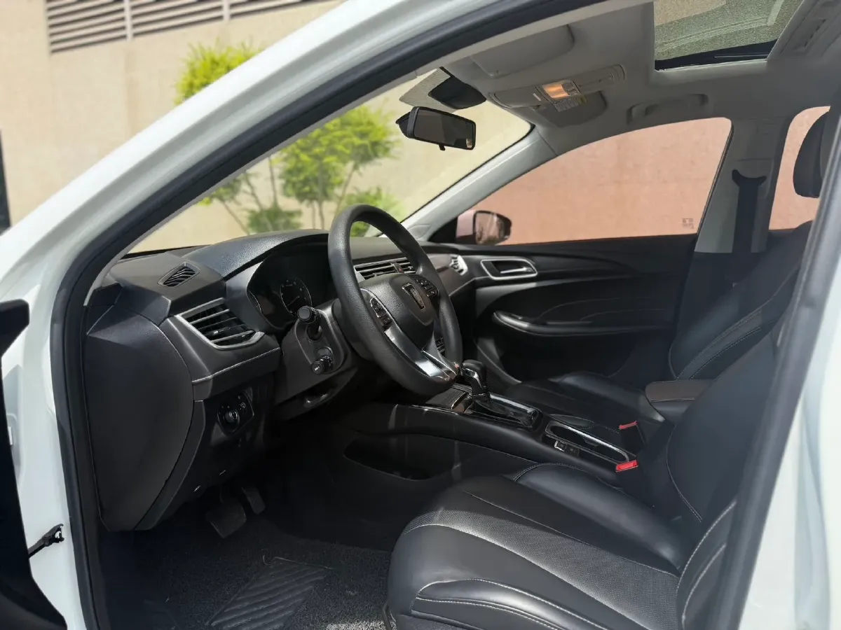 2019 Roewe i5 1.5L 120HP L4 CVT,autocango,china used car exporter,china ev exporter,chinese used car exporter,chinese used ev exporter