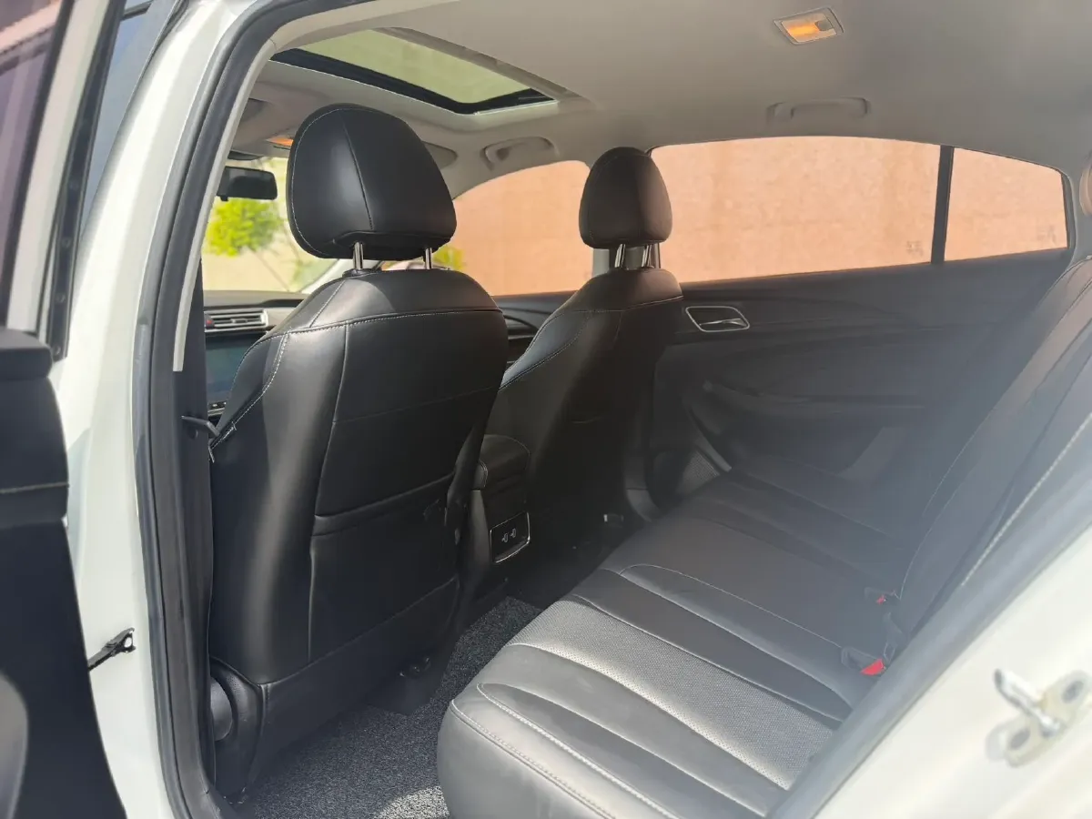 2019 Roewe i5 1.5L 120HP L4 CVT,autocango,china used car exporter,china ev exporter,chinese used car exporter,chinese used ev exporter