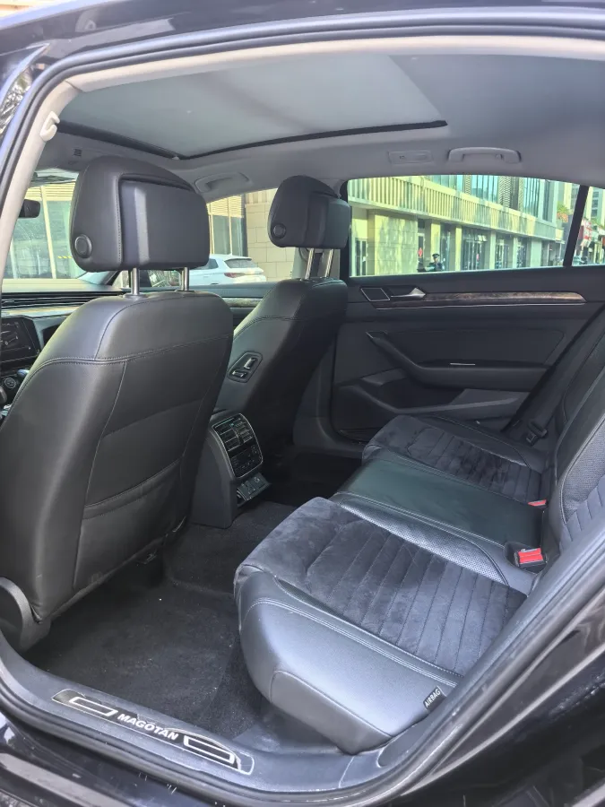 2018 Volkswagen Magotan 2.0T 220HP L4 7DCT,autocango,china used car exporter,china ev exporter,chinese used car exporter,chinese used ev exporter