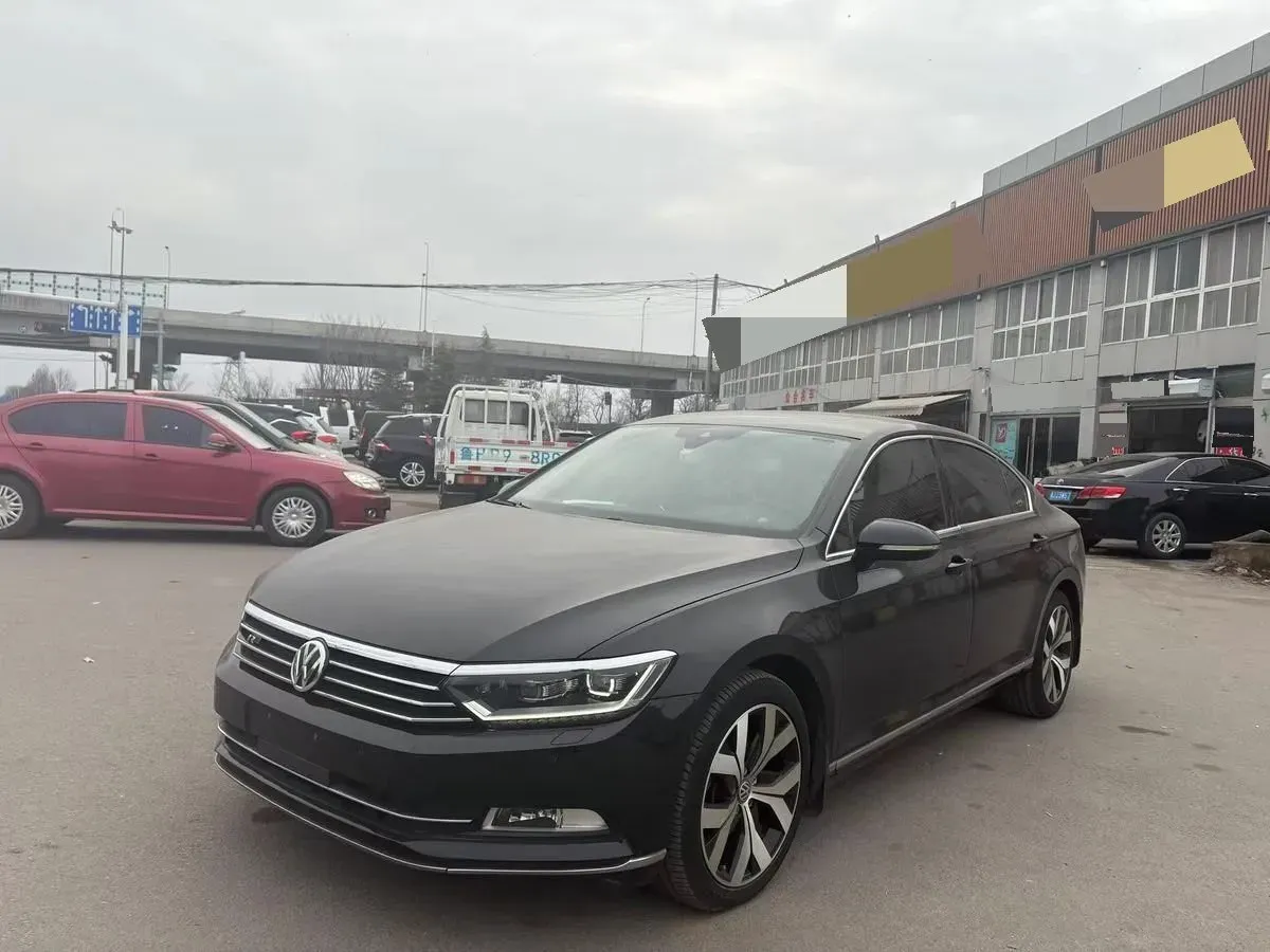 2018 Volkswagen Magotan 2.0T 220HP L4 7DCT,autocango,china used car exporter,china ev exporter,chinese used car exporter,chinese used ev exporter
