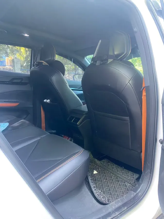 2022 ChangAn UNI-V 1.5T 188HP L4 7DCT,autocango,china used car exporter,china ev exporter,chinese used car exporter,chinese used ev exporter