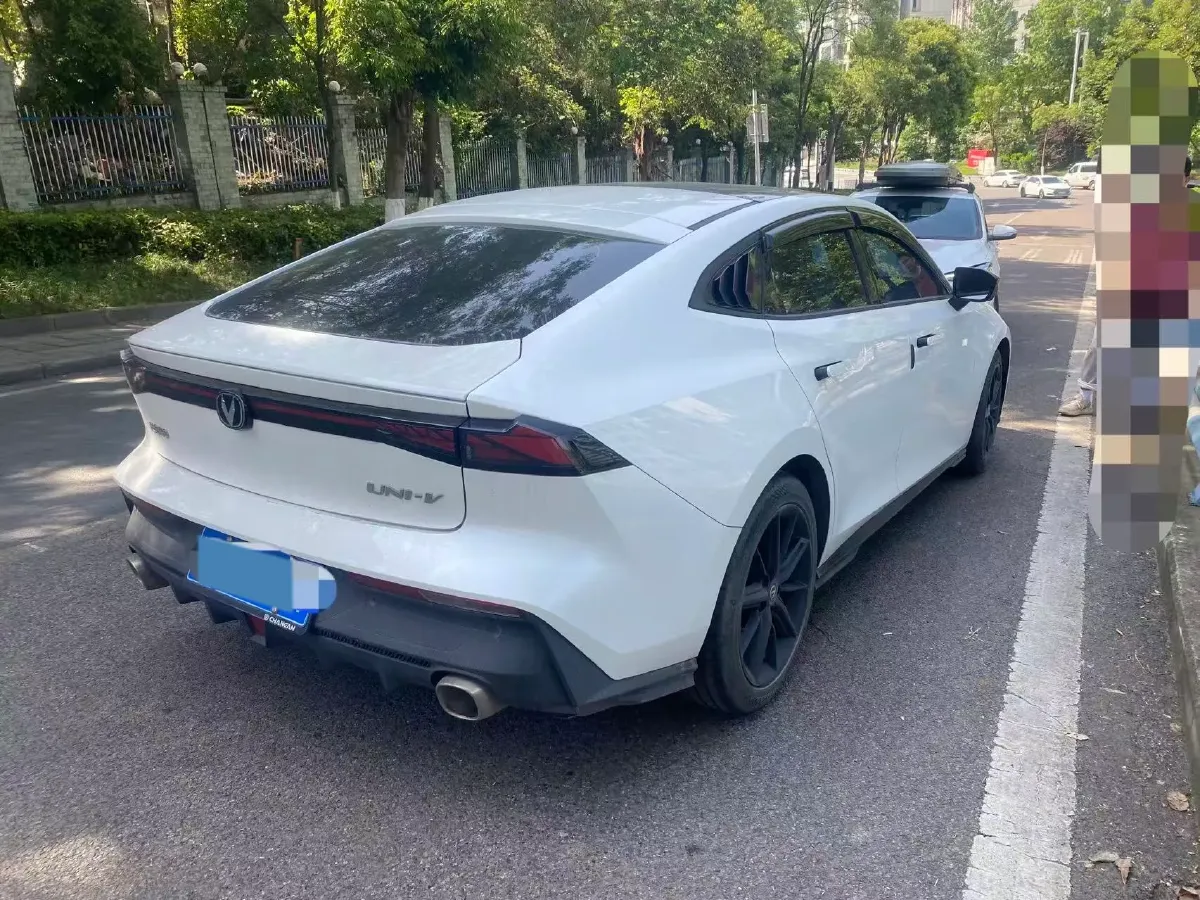 2022 ChangAn UNI-V 1.5T 188HP L4 7DCT,autocango,china used car exporter,china ev exporter,chinese used car exporter,chinese used ev exporter