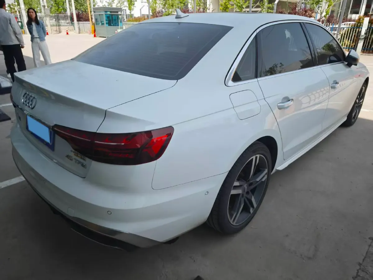 2020 Audi A4L 2.0T 190HP L4 7DCT,autocango,china used car exporter,china ev exporter,chinese used car exporter,chinese used ev exporter