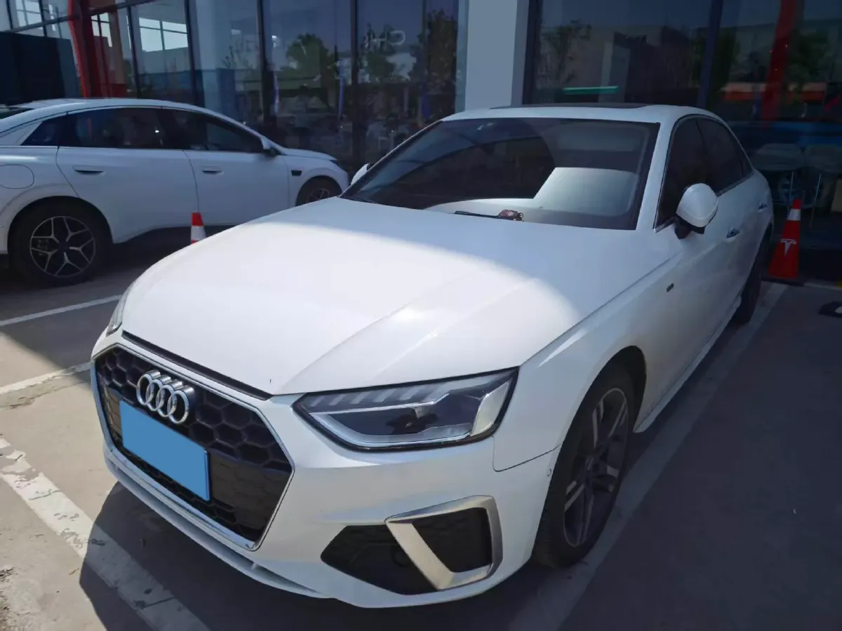2020 Audi A4L 2.0T 190HP L4 7DCT,autocango,china used car exporter,china ev exporter,chinese used car exporter,chinese used ev exporter