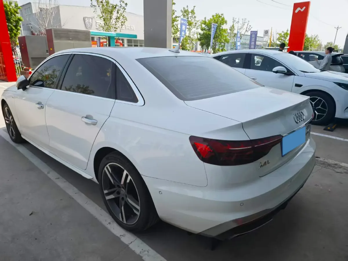 2020 Audi A4L 2.0T 190HP L4 7DCT,autocango,china used car exporter,china ev exporter,chinese used car exporter,chinese used ev exporter