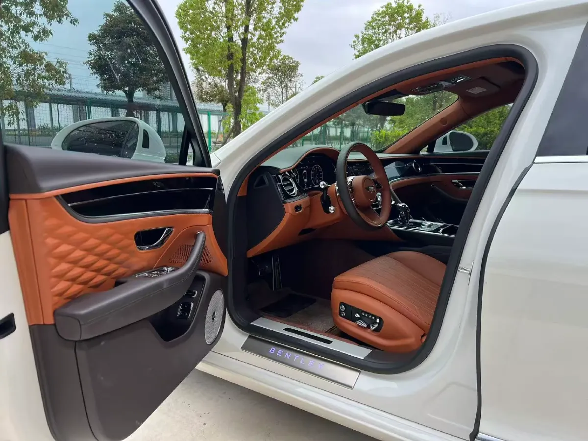2021 Bentley Flying Spur 4.0T 550HP V8 8DCT,autocango,china used car exporter,china ev exporter,chinese used car exporter,chinese used ev exporter