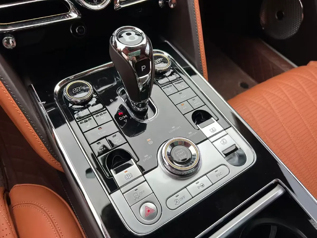 2021 Bentley Flying Spur 4.0T 550HP V8 8DCT,autocango,china used car exporter,china ev exporter,chinese used car exporter,chinese used ev exporter