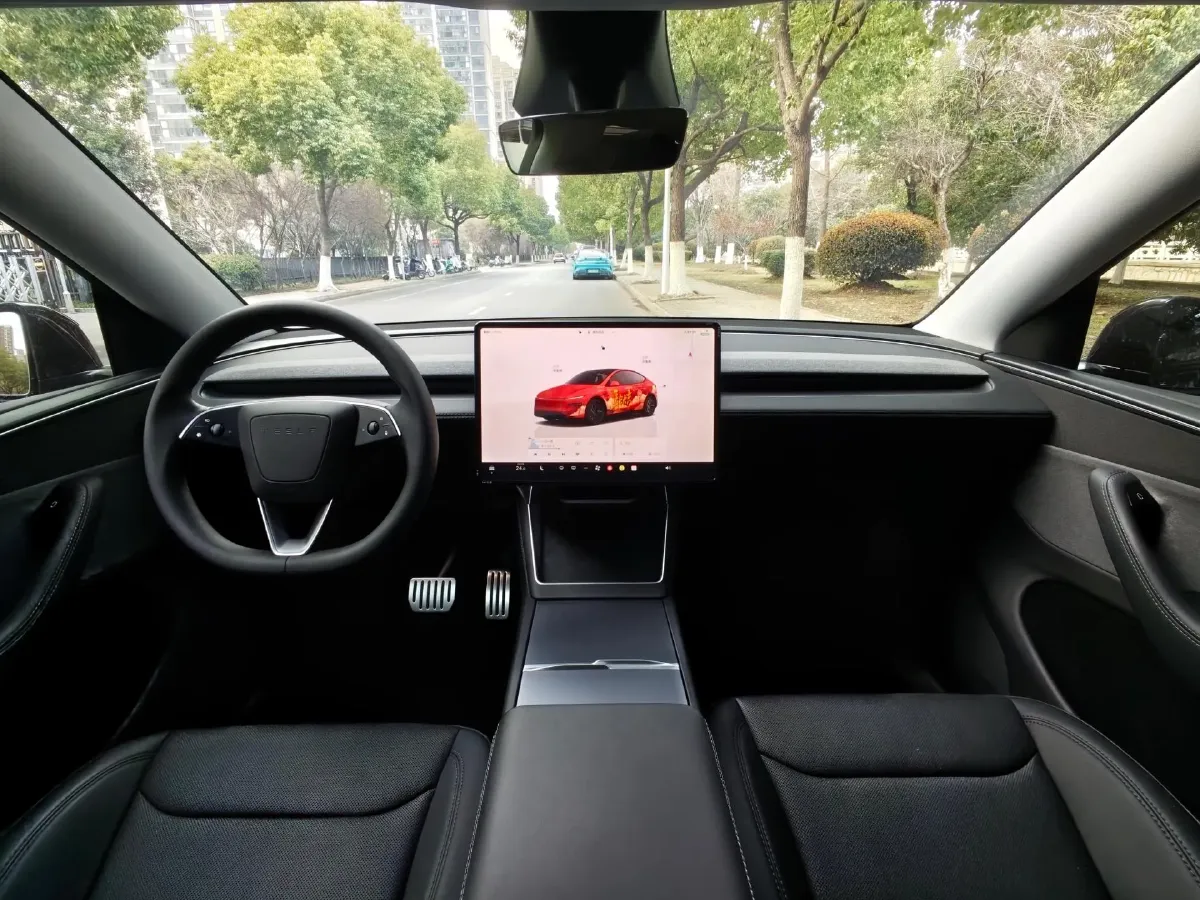 2025 Tesla Model Y BEV 62.5KWH,autocango,china used car exporter,china ev exporter,chinese used car exporter,chinese used ev exporter