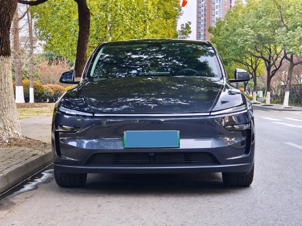 2025 Tesla Model Y BEV 62.5KWH,autocango,china used car exporter,china ev exporter,chinese used car exporter,chinese used ev exporter