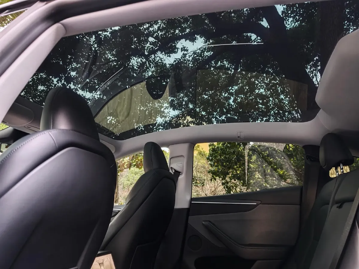 2025 Tesla Model Y BEV 62.5KWH,autocango,china used car exporter,china ev exporter,chinese used car exporter,chinese used ev exporter