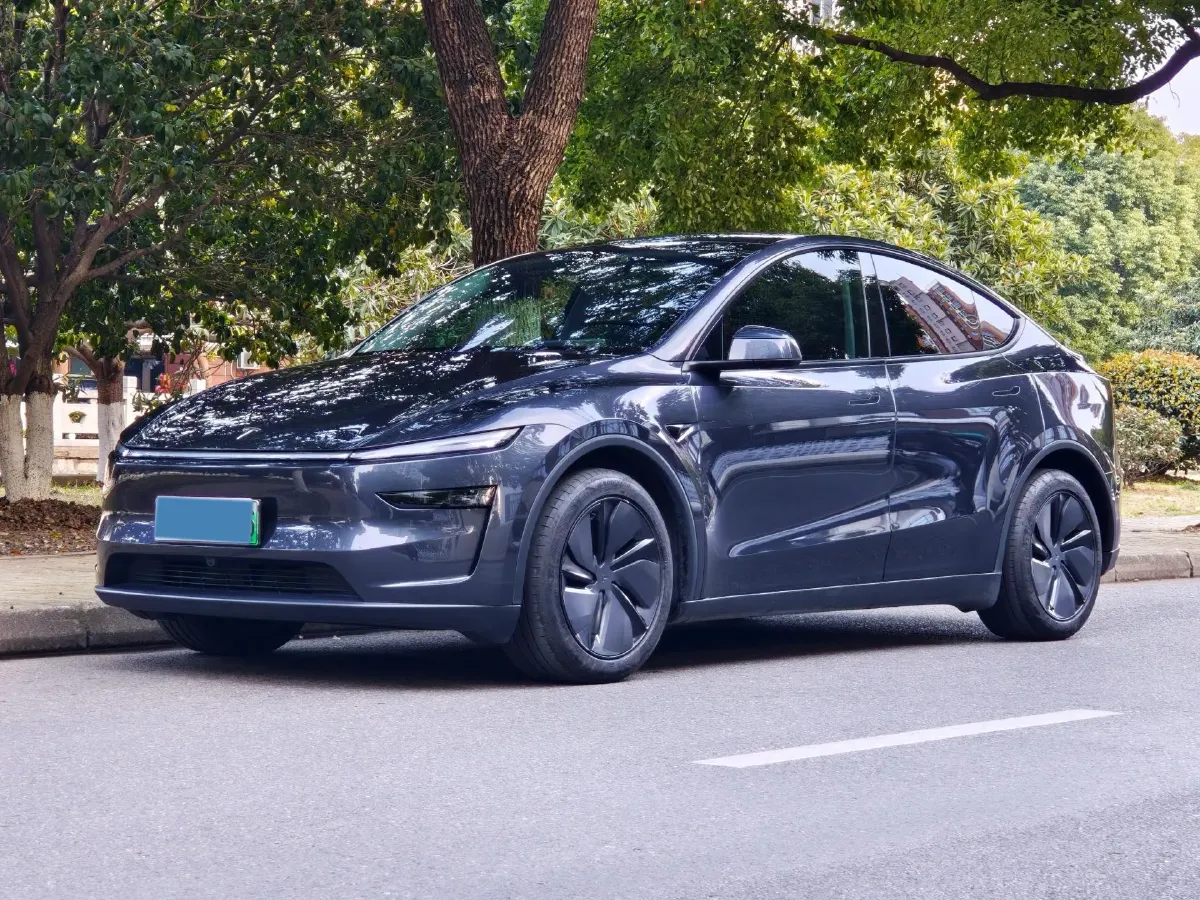 2025 Tesla Model Y BEV 62.5KWH,autocango,china used car exporter,china ev exporter,chinese used car exporter,chinese used ev exporter