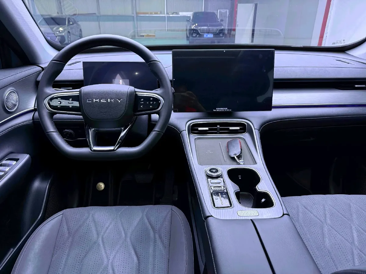 2025 Chery Tiggo 8 Plus 1.6T 197HP L4 7DCT,autocango,china used car exporter,china ev exporter,chinese used car exporter,chinese used ev exporter