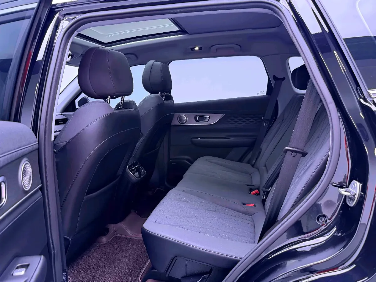 2025 Chery Tiggo 8 Plus 1.6T 197HP L4 7DCT,autocango,china used car exporter,china ev exporter,chinese used car exporter,chinese used ev exporter