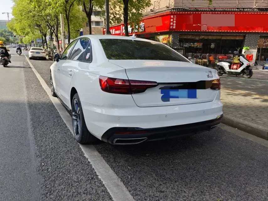 2022 Audi A4L 2.0T 190HP L4 7DCT,autocango,china used car exporter,china ev exporter,chinese used car exporter,chinese used ev exporter