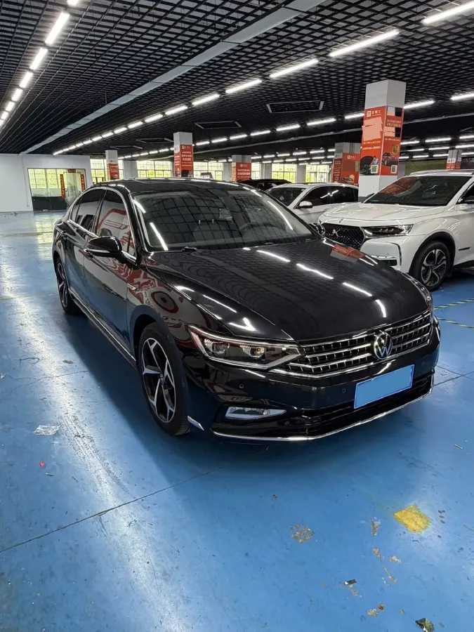 2023 Volkswagen Magotan 2.0T 186HP L4 7DCT,autocango,china used car exporter,china ev exporter,chinese used car exporter,chinese used ev exporter