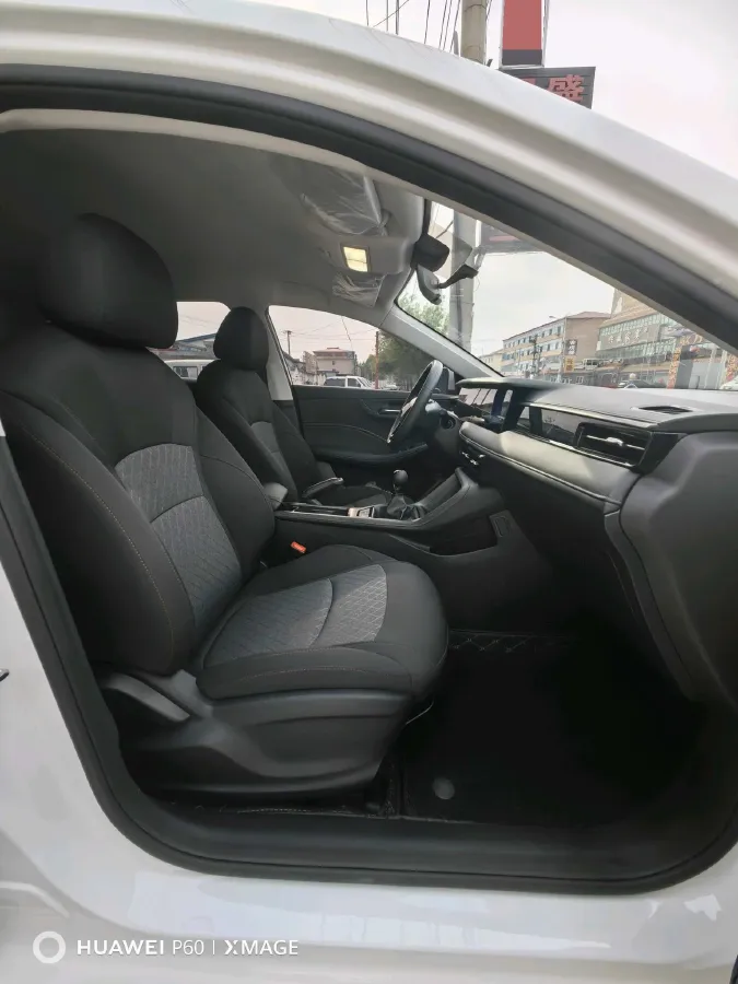 2026 Roewe i5 1.5L 129HP L4 5MT,autocango,china used car exporter,china ev exporter,chinese used car exporter,chinese used ev exporter