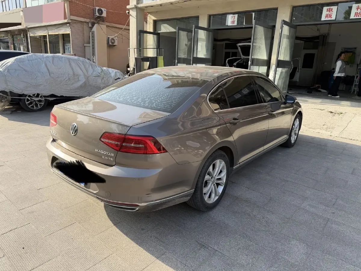 2017 Volkswagen Magotan 1.8T 180HP L4 7DCT,autocango,china used car exporter,china ev exporter,chinese used car exporter,chinese used ev exporter