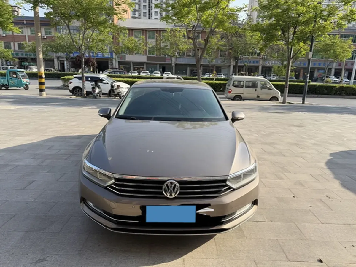 2017 Volkswagen Magotan 1.8T 180HP L4 7DCT,autocango,china used car exporter,china ev exporter,chinese used car exporter,chinese used ev exporter