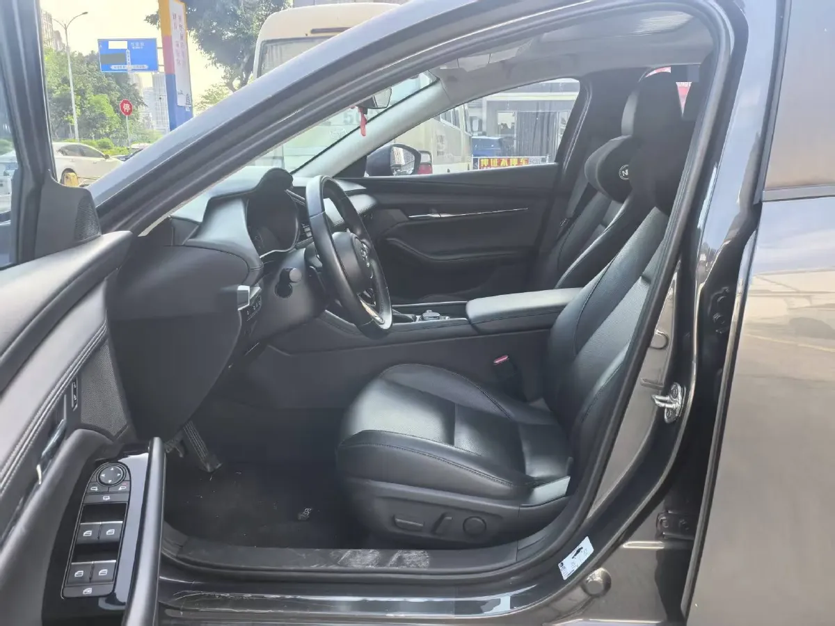 2022 Mazda 3 Axela 2.0L 158HP L4 6AT,autocango,china used car exporter,china ev exporter,chinese used car exporter,chinese used ev exporter