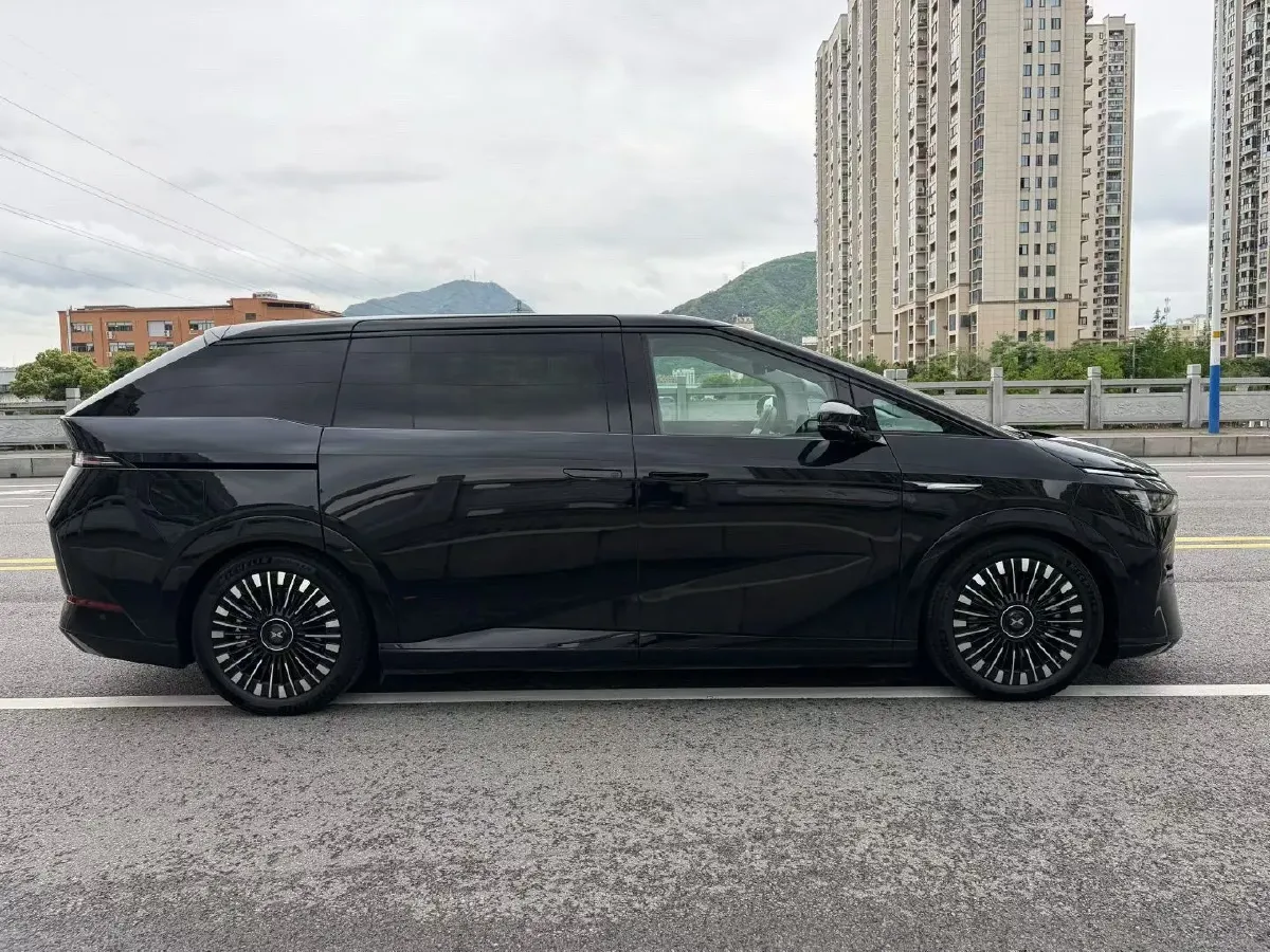 2025 Xpeng X9 BEV,autocango,china used car exporter,china ev exporter,chinese used car exporter,chinese used ev exporter