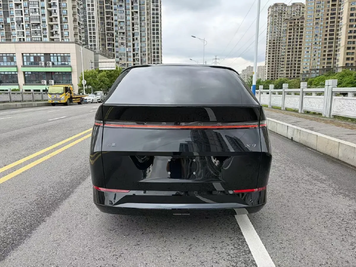 2025 Xpeng X9 BEV,autocango,china used car exporter,china ev exporter,chinese used car exporter,chinese used ev exporter