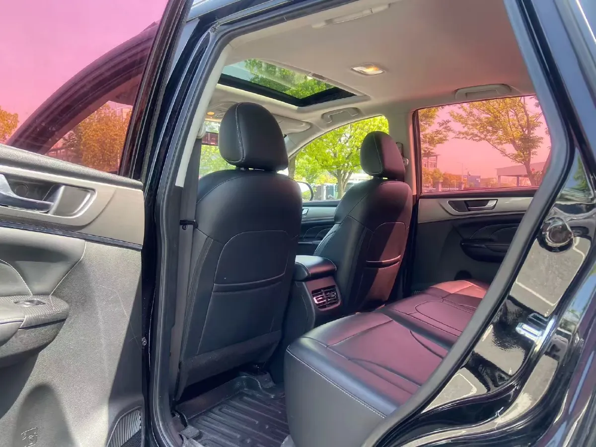 2021 Haval M6 1.5T 150HP L4 7DCT,autocango,china used car exporter,china ev exporter,chinese used car exporter,chinese used ev exporter