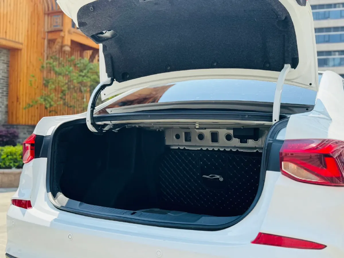 2020 Chevrolet Monza 1.5L 113HP L4 6AT,autocango,china used car exporter,china ev exporter,chinese used car exporter,chinese used ev exporter