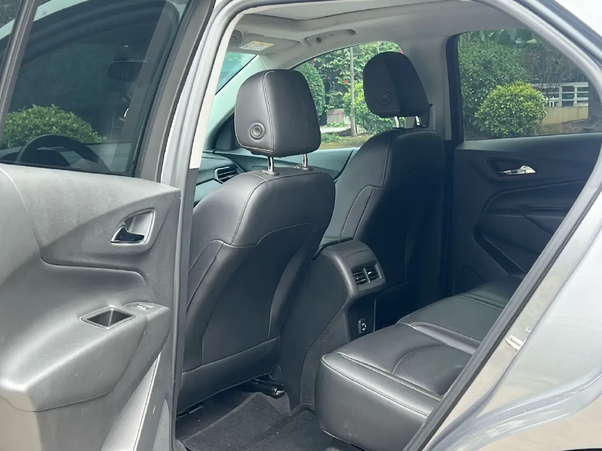 2021 Chevrolet Equinox 1.5T 169HP L4 6AT,autocango,china used car exporter,china ev exporter,chinese used car exporter,chinese used ev exporter