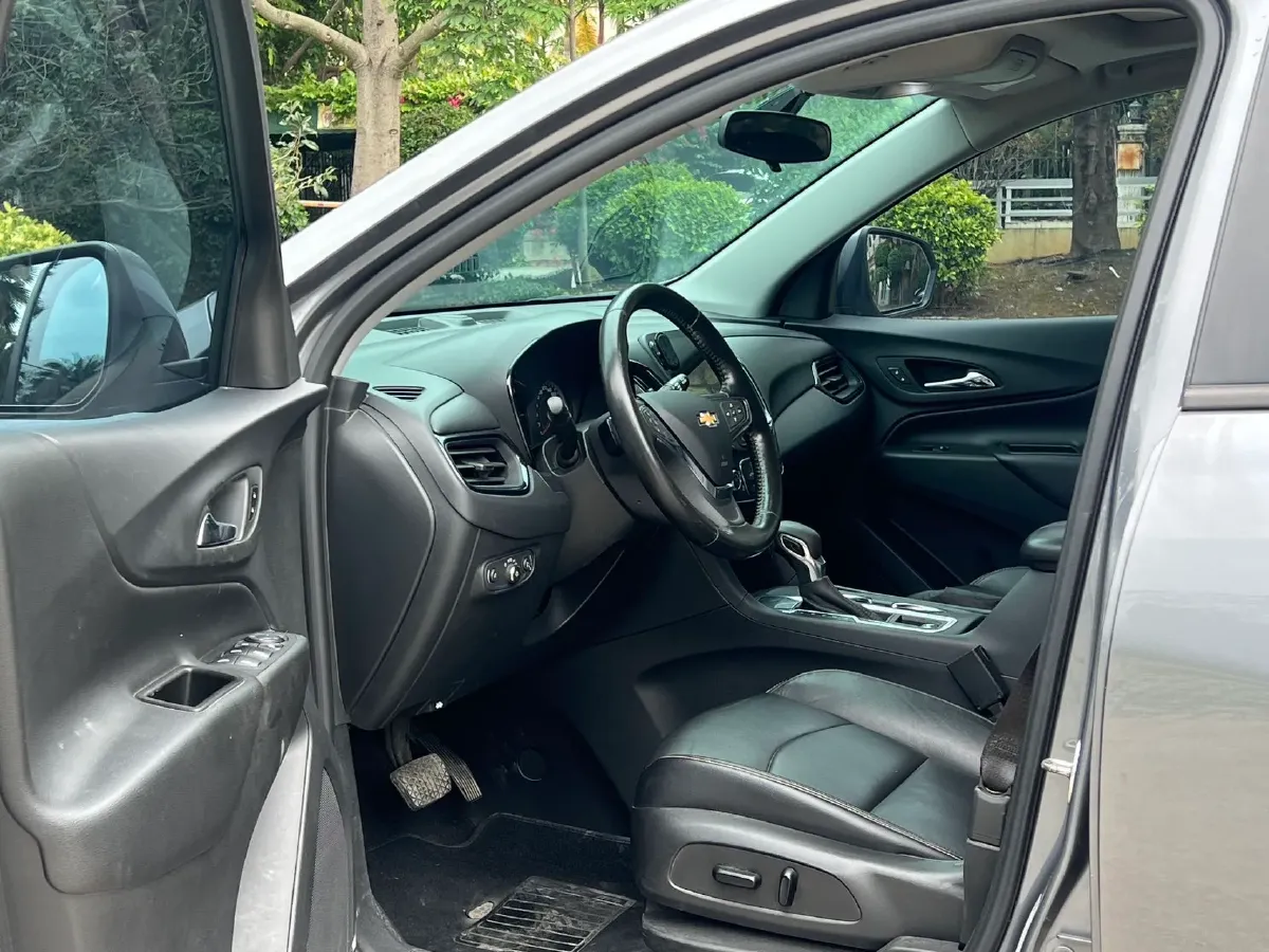 2021 Chevrolet Equinox 1.5T 169HP L4 6AT,autocango,china used car exporter,china ev exporter,chinese used car exporter,chinese used ev exporter