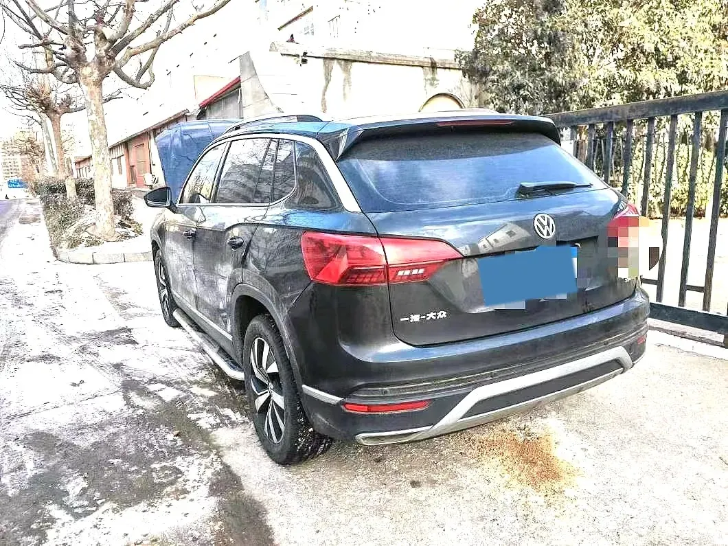 2019 Jeep Cherokee 2.0T 234HP L4 9AT,autocango,china used car exporter,china ev exporter,chinese used car exporter,chinese used ev exporter