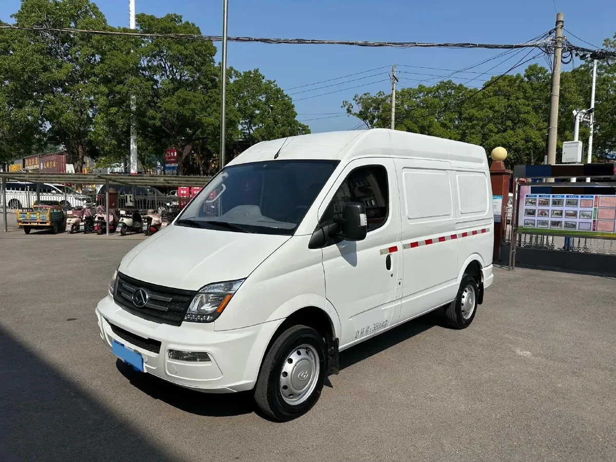 2023 MAXUS XinTu V80 2.0T 127HP L4 6MT,autocango,china used car exporter,china ev exporter,chinese used car exporter,chinese used ev exporter