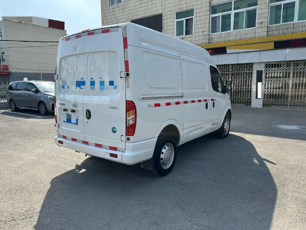 2023 MAXUS XinTu V80 2.0T 127HP L4 6MT,autocango,china used car exporter,china ev exporter,chinese used car exporter,chinese used ev exporter