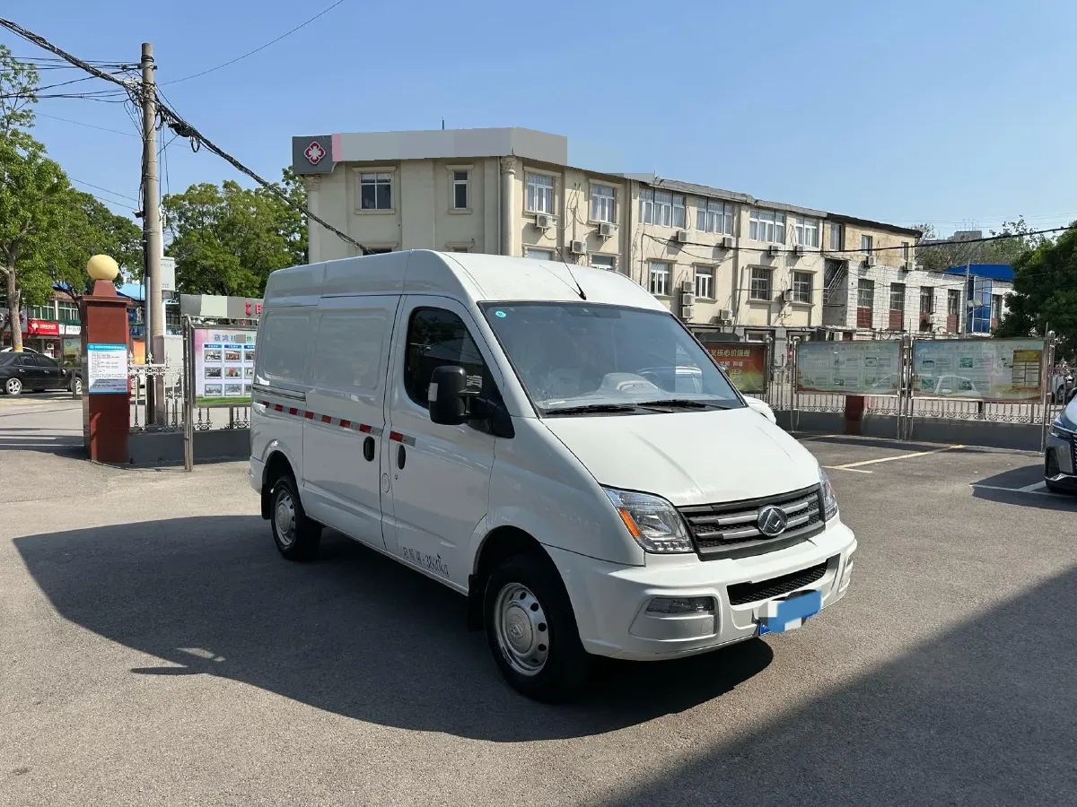 2023 MAXUS XinTu V80 2.0T 127HP L4 6MT,autocango,china used car exporter,china ev exporter,chinese used car exporter,chinese used ev exporter