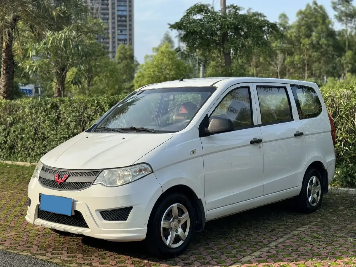 2015 WuLing HongGuang 1.5L 112HP L4 5MT,autocango,china used car exporter,china ev exporter,chinese used car exporter,chinese used ev exporter