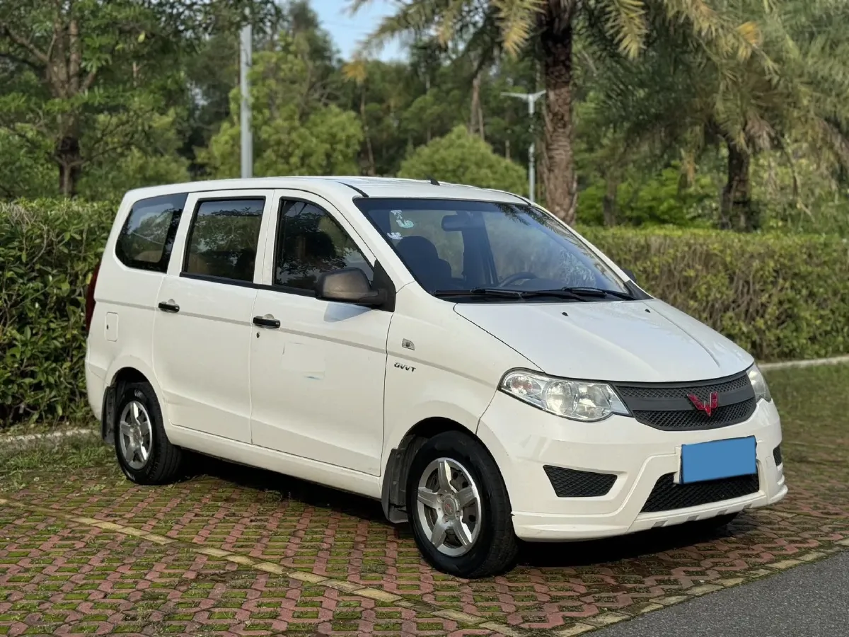 2015 WuLing HongGuang 1.5L 112HP L4 5MT,autocango,china used car exporter,china ev exporter,chinese used car exporter,chinese used ev exporter