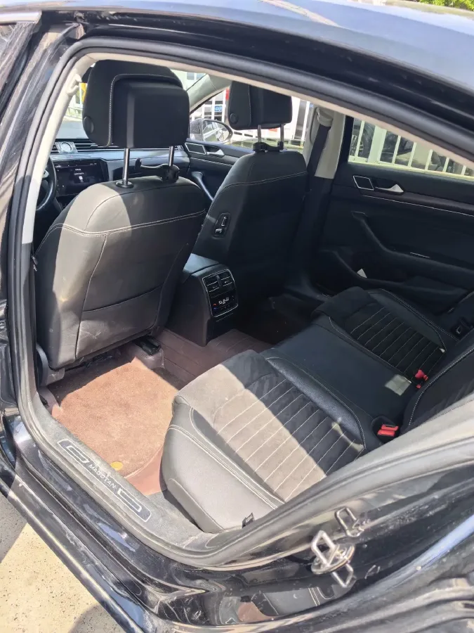 2021 Volkswagen Magotan 2.0T 186HP L4 7DCT,autocango,china used car exporter,china ev exporter,chinese used car exporter,chinese used ev exporter