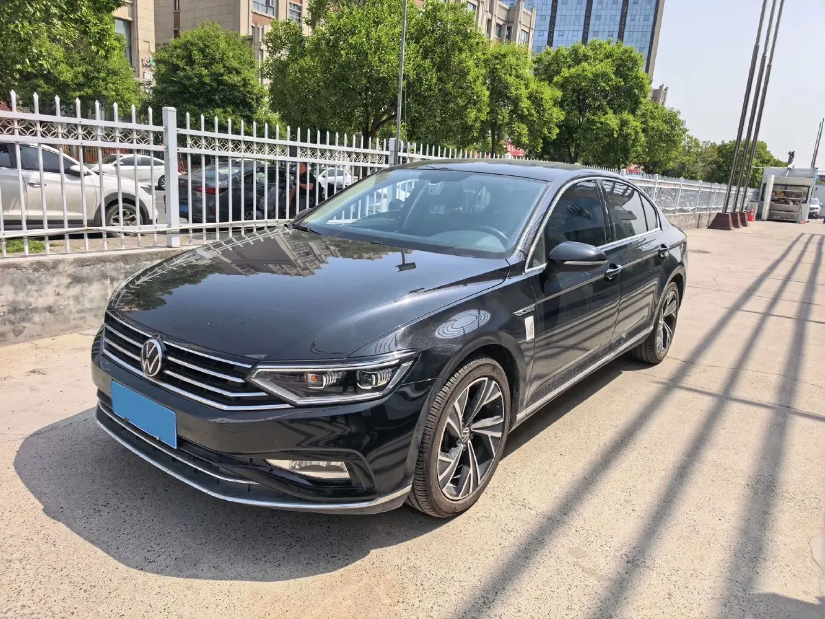 2021 Volkswagen Magotan 2.0T 186HP L4 7DCT,autocango,china used car exporter,china ev exporter,chinese used car exporter,chinese used ev exporter