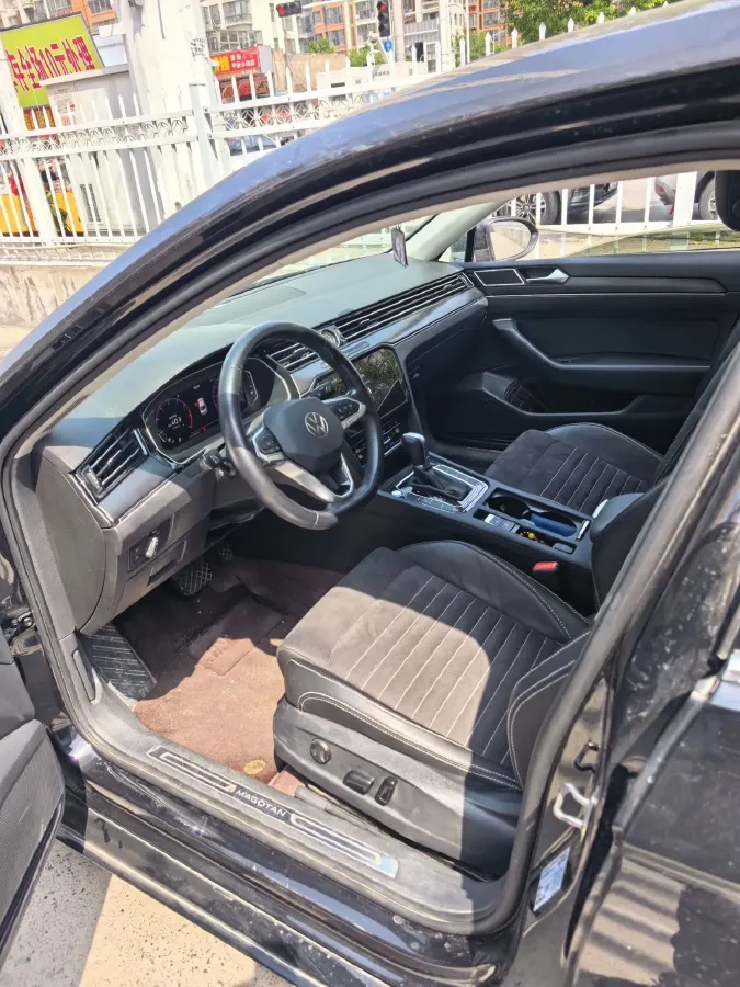 2021 Volkswagen Magotan 2.0T 186HP L4 7DCT,autocango,china used car exporter,china ev exporter,chinese used car exporter,chinese used ev exporter