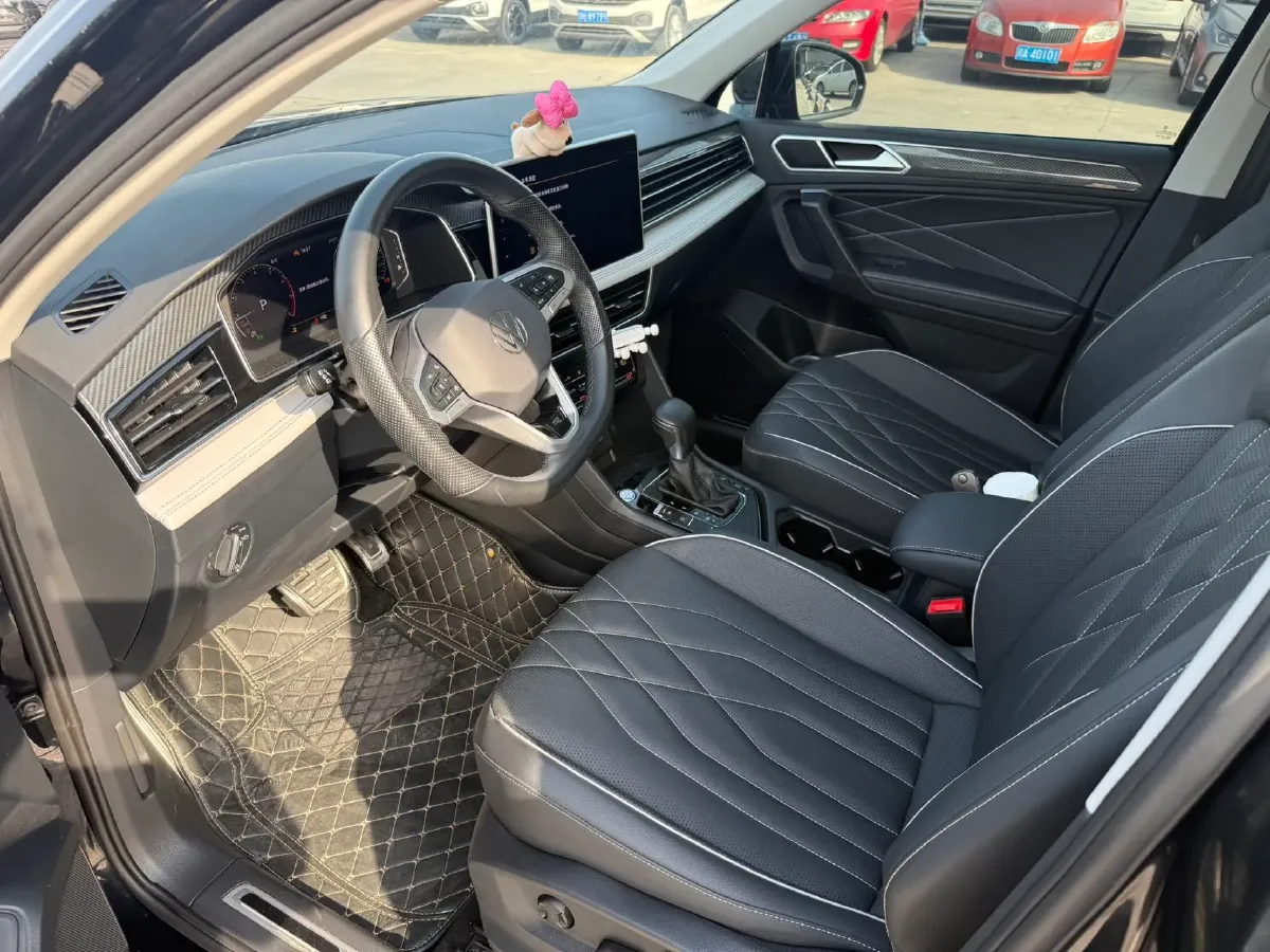 2024 Volkswagen Tiguan L 2.0T 186HP L4 7DCT,autocango,china used car exporter,china ev exporter,chinese used car exporter,chinese used ev exporter